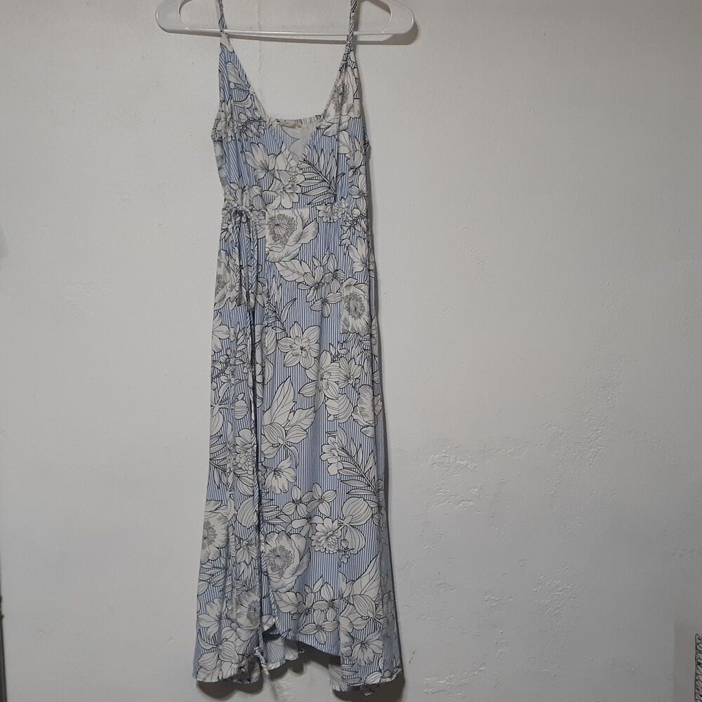 Hem & Thread Blue and White Floral Maxi Dress